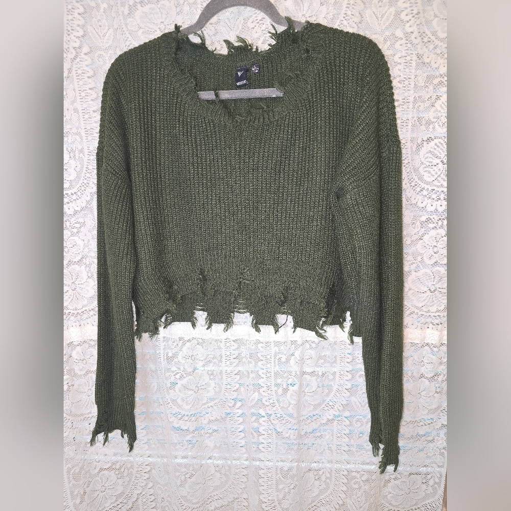 Windsor Green Cropped And Frayed Sweater Womens Large